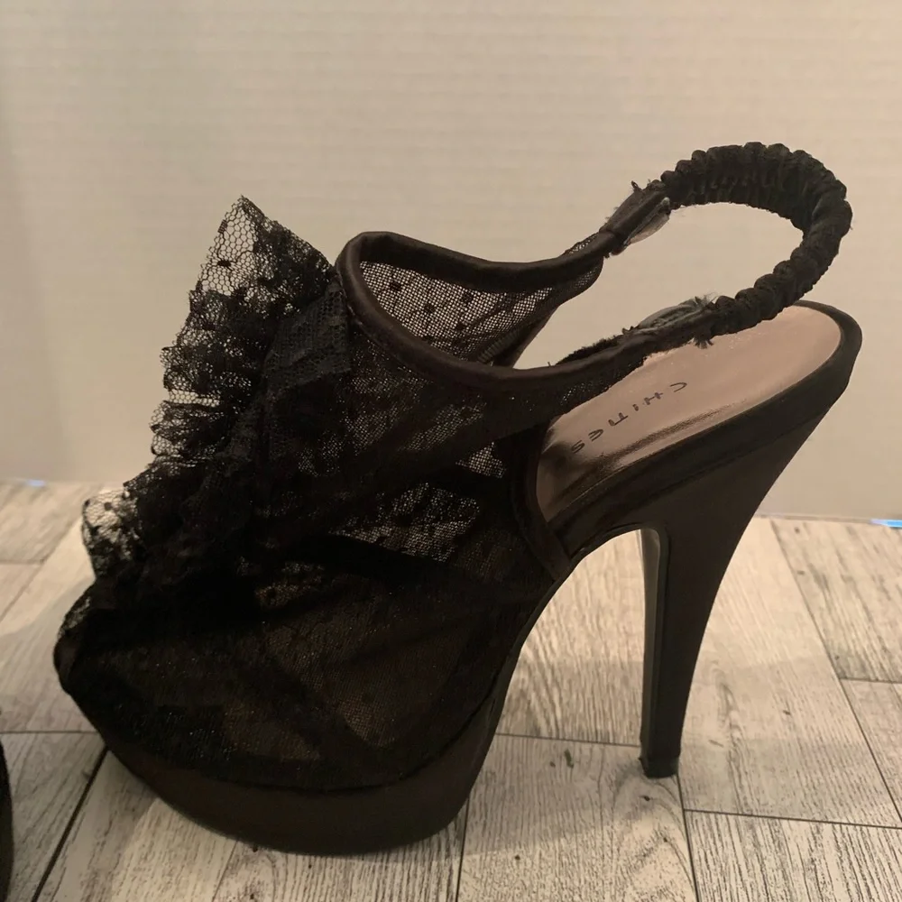 Chinese Laundry Black Lace and Ruffle Slingback Stilettos. - Picture 5 of 7
